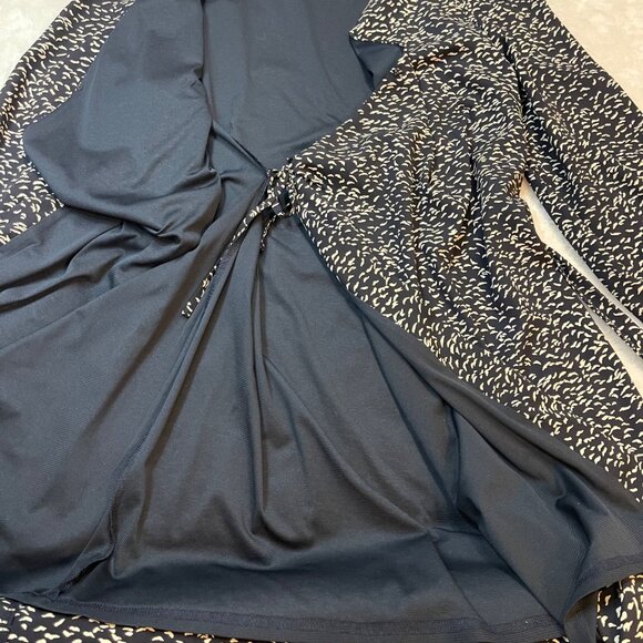 Vici Wrap Mini Dress Women's Size Medium Navy Geometric Print Long Sleeve - Picture 5 of 12
